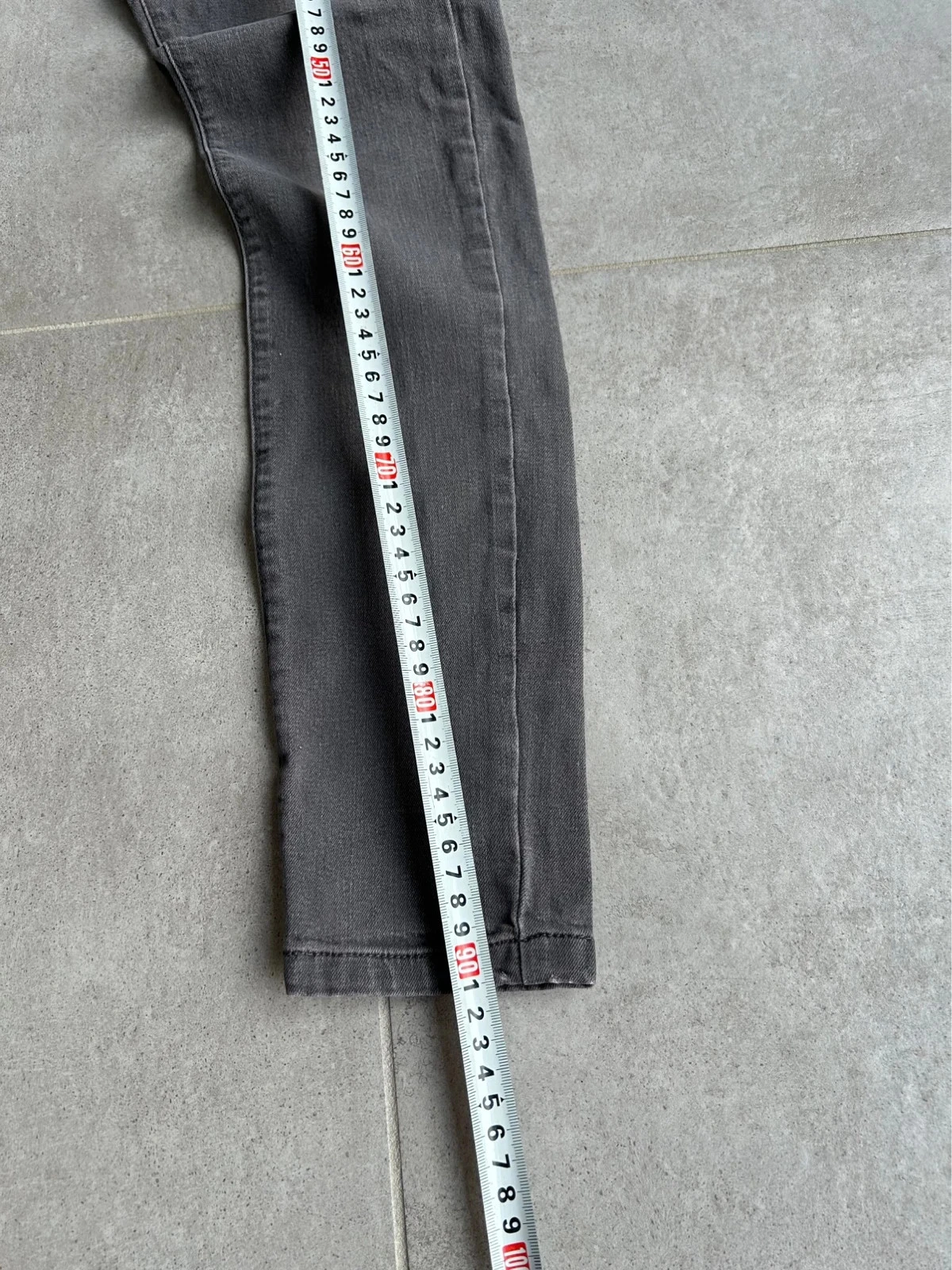 Pantalón hombre Bershka gris talla 38 – photo 6